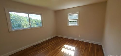 147 Main St, East Hampton, CT 06424-1124