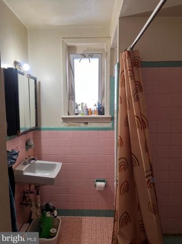 113 63rd St, Philadelphia PA 19151-3208 exterior