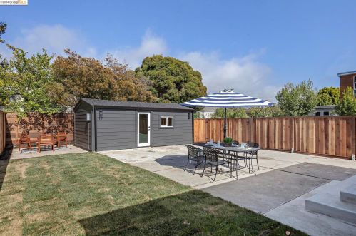 1400 Liberty St, Richmond CA  94530-2224 exterior