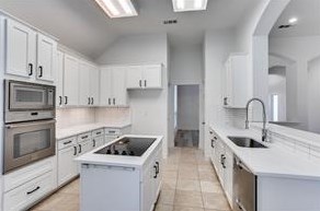 3867 Ridgelake Ct, Addison TX  75001-7935 exterior