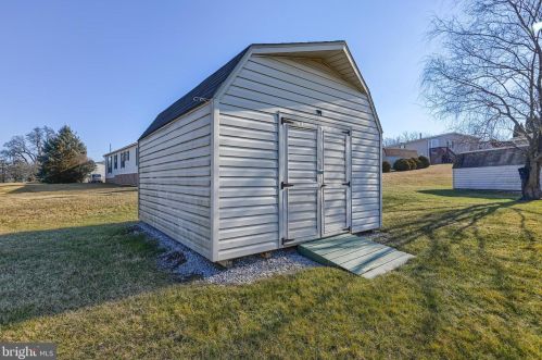 135 Raptor Dr, Hanover PA  17331-8108 exterior