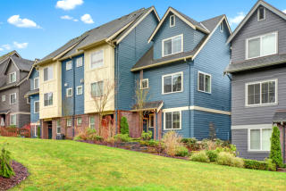 868 3rd Ave, Bellevue, WA 98027-2428