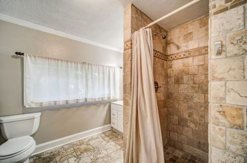 1715 Marietta Rd, Atlanta GA  30318-1907 exterior