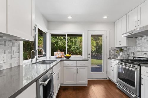 6608 Betty Cook Dr, Austin TX  78723-3313 exterior