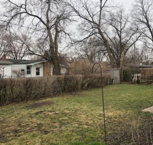 921 Beverly Dr, Wheeling, IL 60090-3911