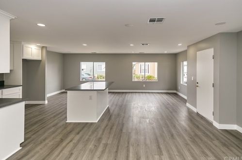 2550 Pacific Coast Hwy, Torrance CA  90505-7045 exterior