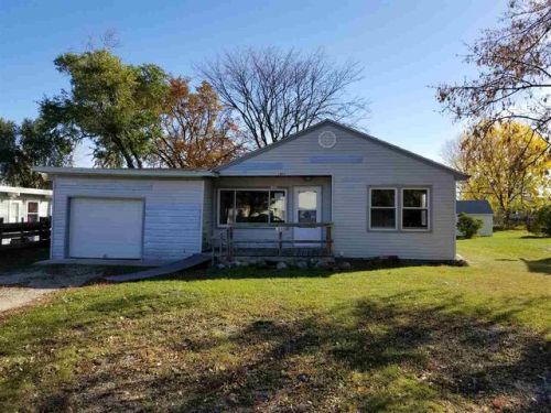 1005 43rd St, Minot, ND 58701-5550