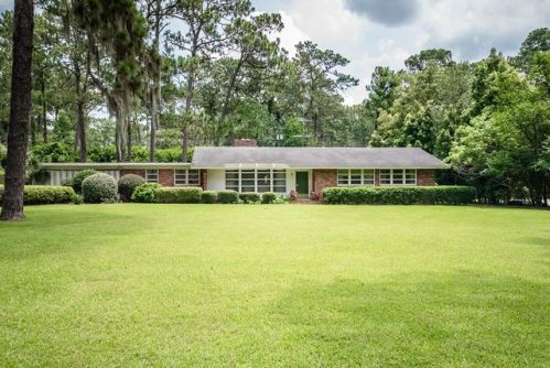 2107 Jerry Jones Dr, Valdosta, GA 31602-2743