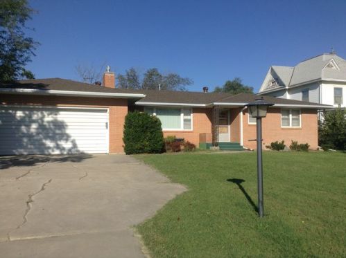 426 5th St, Lincoln, KS 67455-2513