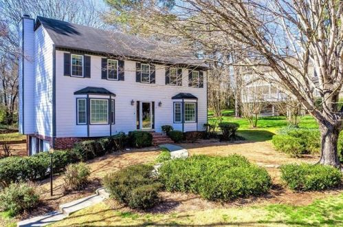 1390 Logan Cir, Marietta, GA 30062-5931
