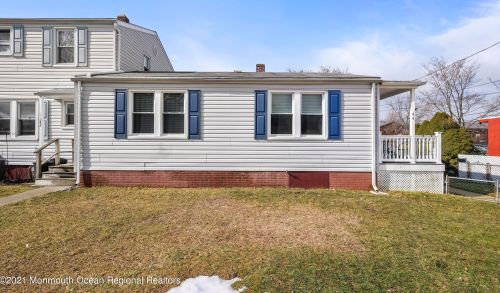 44 Belshaw Ave, Tinton Falls NJ 07724-2939 exterior