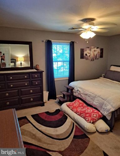 100 Chestnut Ave, Camden NJ  08107-2207 exterior