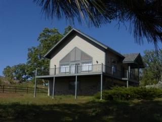 24400 Jacaranda Dr, Tehachapi, CA 93561-7248