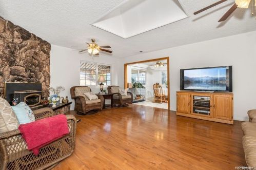 12117 Valhalla Dr, Lakeside, CA 92040-4930