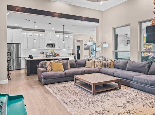 21611 Chenango Lake Dr, Angleton TX 77515-6664 exterior