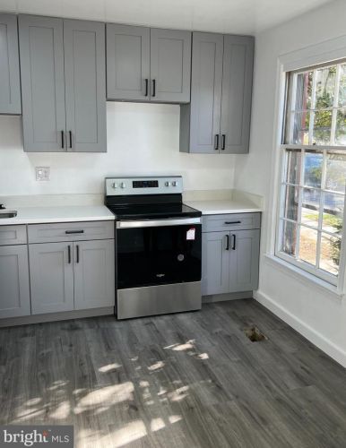 7248 Hillmead Ct, Springfield VA  22150-3633 exterior