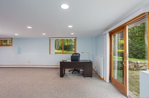 15 Sunset Hill Rd, Wilton CT  06897-4925 exterior