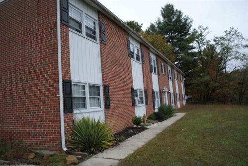 40 Hillcrest Dr, Philippi, WV 26416