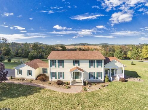 7 Rolling Hills Way, Port Murray, NJ 07865-3015
