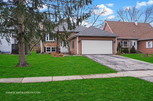 1105 Greensfield Dr, Naperville, IL 60563-3308