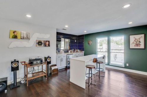 8708 Lake Country Dr, Fort Worth TX  76179-2802 exterior