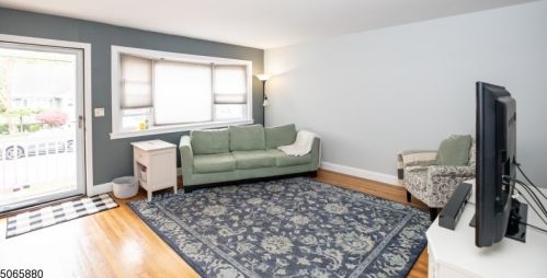 1454 Lambert St, Rahway, NJ 07065-2023