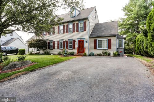 1605 Colchester Dr, Lancaster, PA 17603-9340