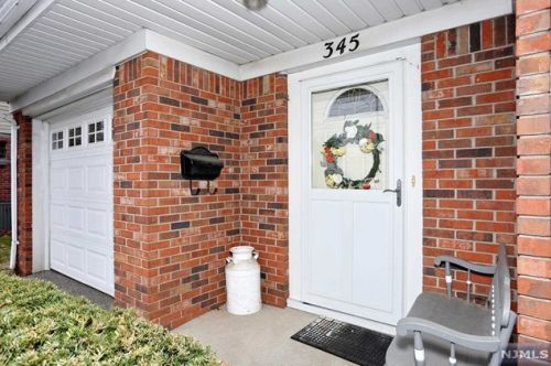 345 Salem St, N Milford, NJ 07646-1816