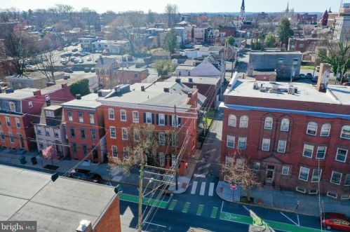 126 Walnut St, Lancaster PA  17602-5043 exterior