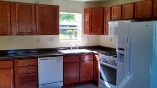 15 Prairie St, Dekalb, IL 60112-4064