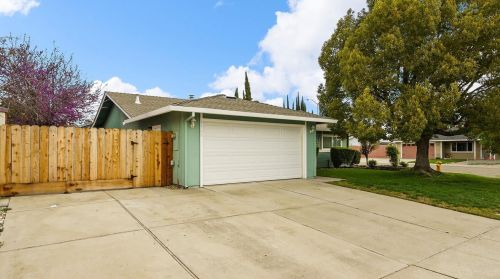 1307 Shaefer St, Manteca, CA 95336-6923
