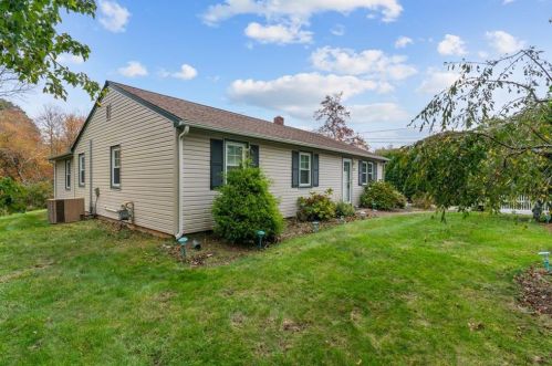 325 Pier Rd, South Kingstown, RI 02882-3513