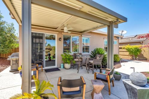 320 Dry Creek Rd, Folsom, CA 95630-6186