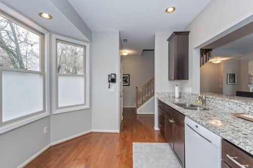 231 Hastings St, Cincinnati OH 45219-1420 exterior