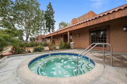 6600 Warner Ave, Huntington Beach CA  92647-5242 exterior
