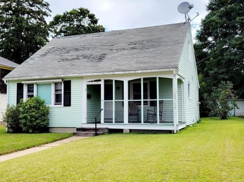 18 York Ave, Westerly, RI 02891-2311