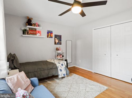 6702 Emporia Ct, Springfield VA  22152-3034 exterior