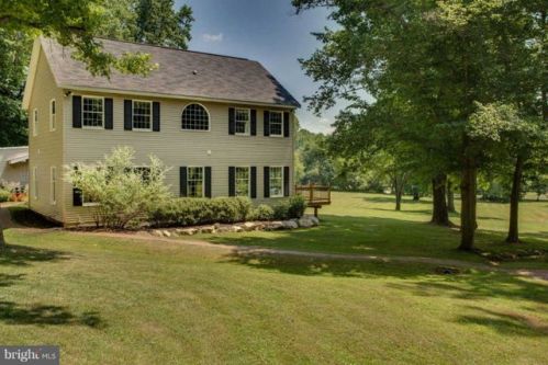 6612 Briarcroft St, Clifton, VA 20124-1210