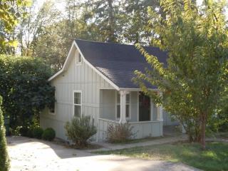 1500 3rd St, Newberg, OR 97132-3221