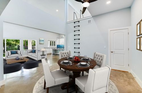 8208 Burrell Dr, Austin TX  78757-8339 exterior