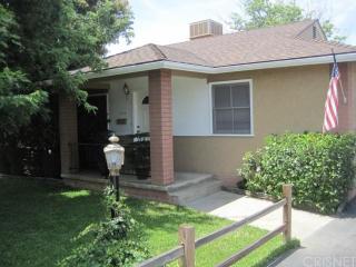7225 Claire Ave, Los Angeles, CA 91335-3826