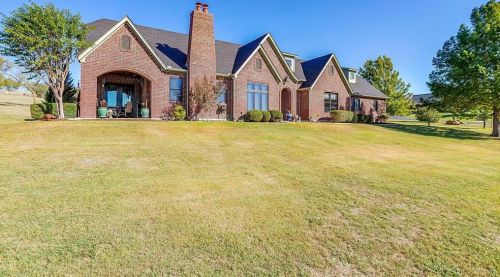 4641 Cougar Ridge Rd, Fort Worth, TX 76126-5295