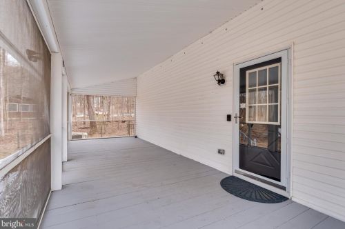 165 Gingerbread Ln, Harpers Ferry WV 25425-5591 exterior