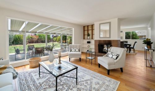 135 Meriam Dr, San Rafael, CA 94903-2821