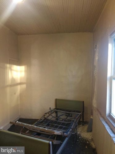 3734 19 St, Philadelphia PA 19140-3543 exterior