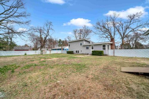 43 Forest Park Dr, Nashua, NH 03060-4325