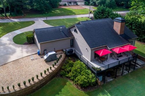 145 Woodlake Dr, Gainesville, GA 30506-1701