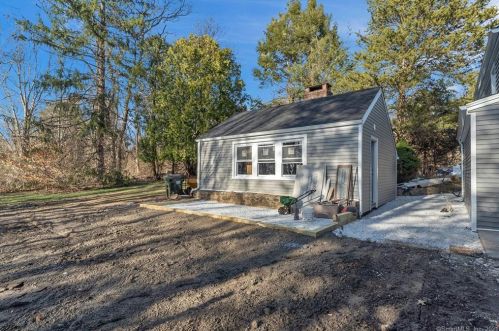 1 Homer Clark Rd, Sandy Hook CT  06482-1521 exterior