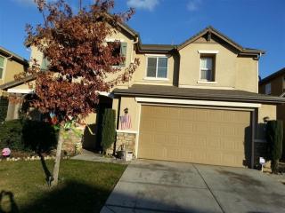 923 Kiwi St, Madera, CA 93638-9322