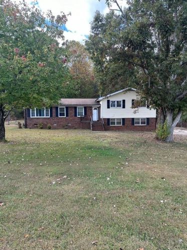207 Brittany Dr, Holly Springs, GA 30115-9619